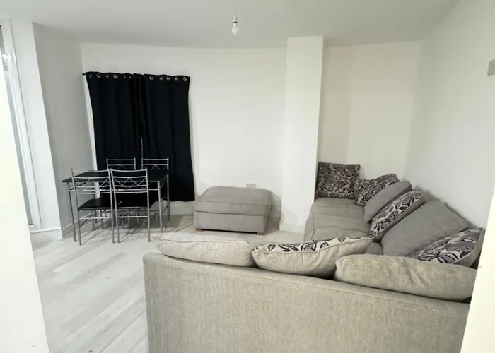 Small Double Room Westbury-On-Trym