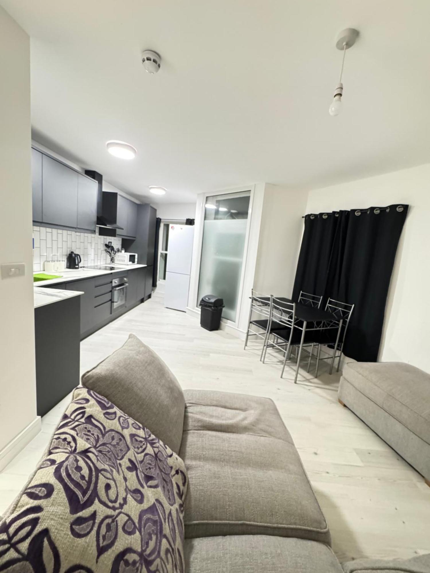 Small Double Westbury-on-trym *